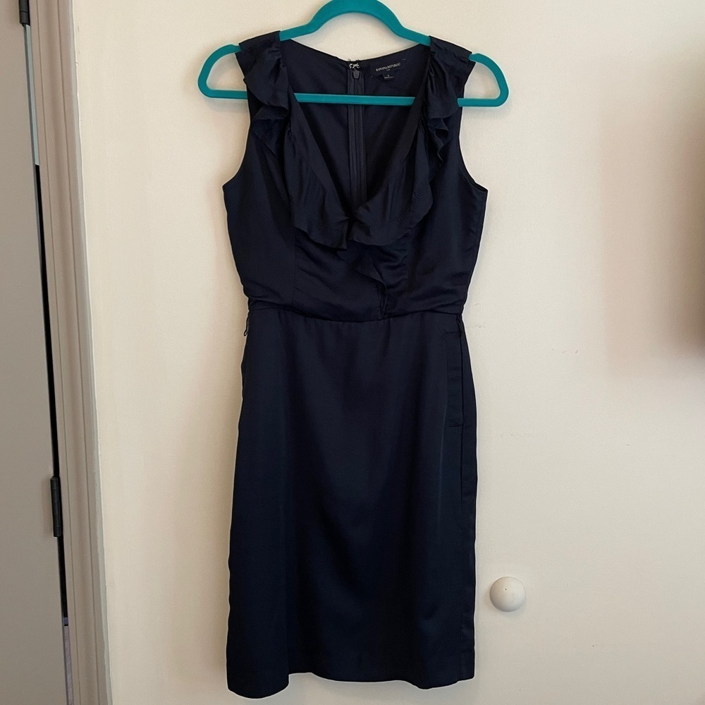 Banana Republic V-neck Ruffle Sleeveless Dress Size 2 Navy Blue Pockets